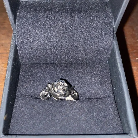 Kay Jewelers Black Rose Ring - Picture 3 of 11
